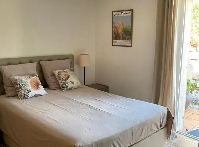 לינה וארוחת בוקר Lone Star House סן-מקסים