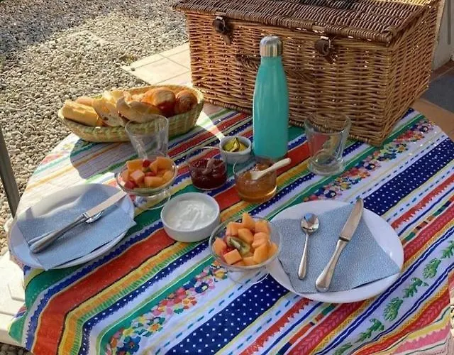 Lone Star House לינה וארוחת בוקר 4*