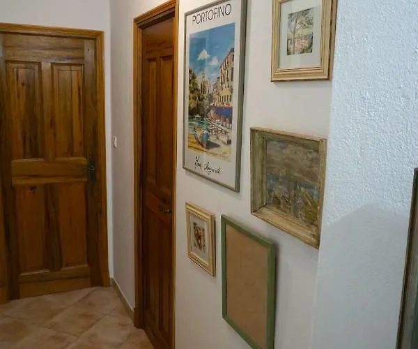 Lone Star House לינה וארוחת בוקר סן-מקסים